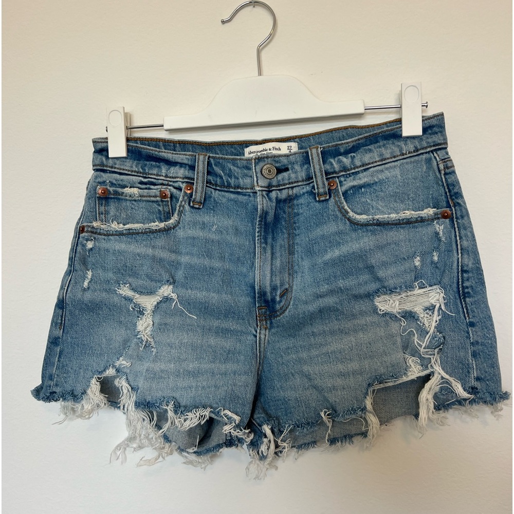 NWOT Mid Rise Mom Shot Curve Love